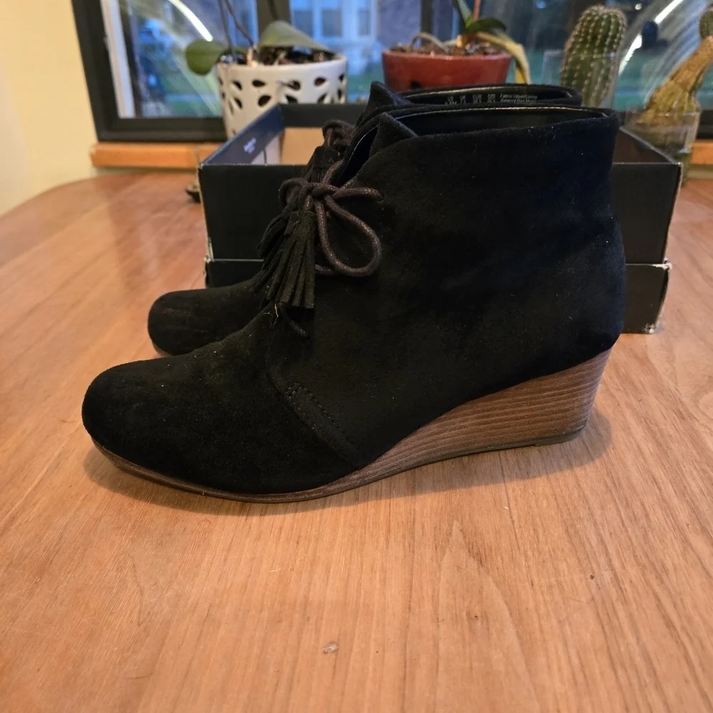 Dr. Scholl's Black Ankle Boots with Brown Wedge Size 9.5